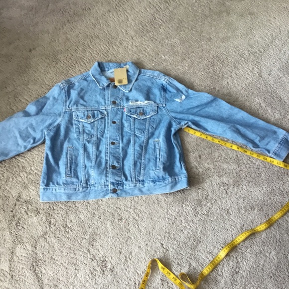 Levi’s Distressed Ex Boyfriend Trucker Jean Jacket NWT - Picture 7 of 10